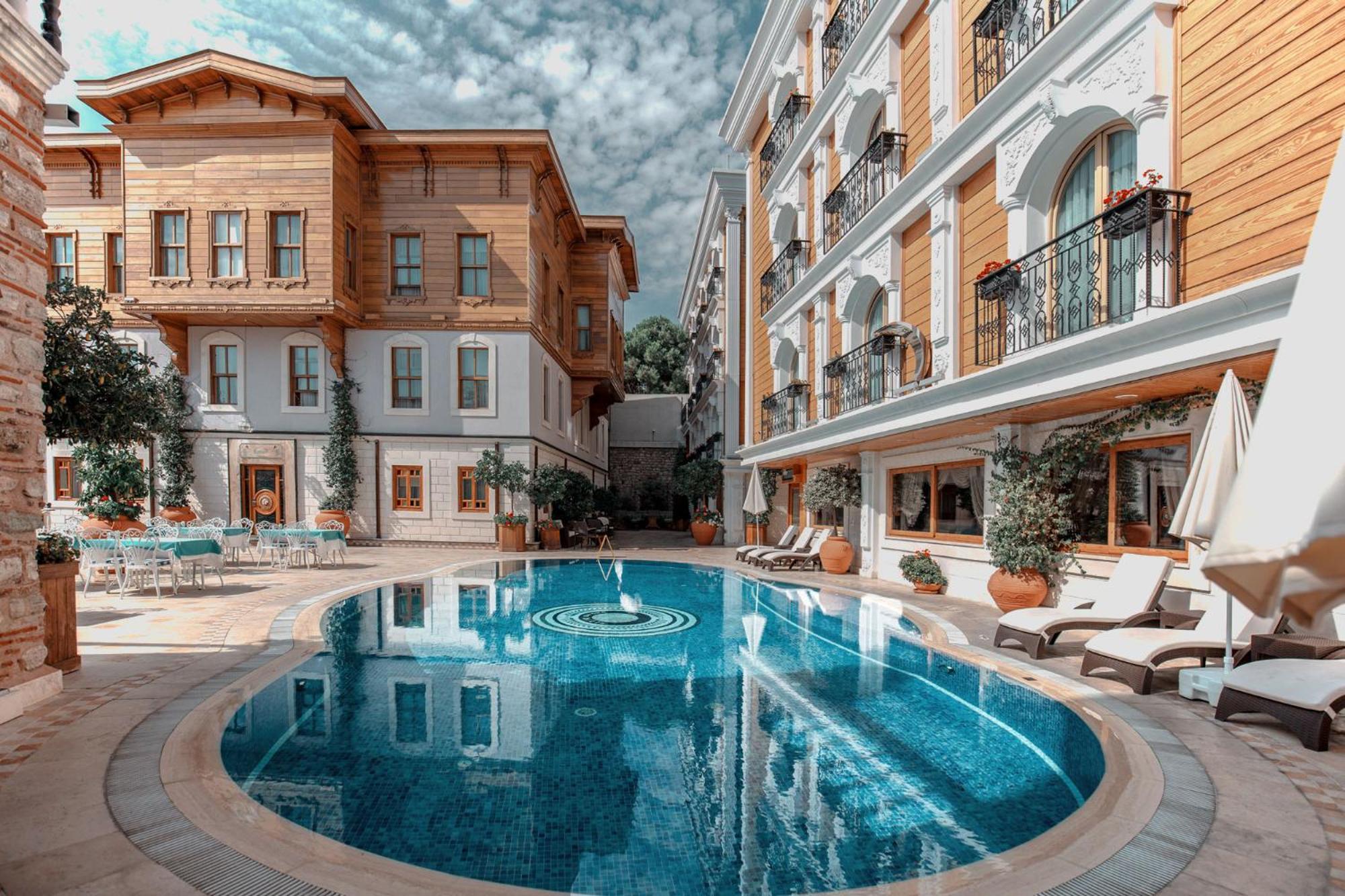 Seven Hills Palace & Spa Hotel Istanbul Exterior photo